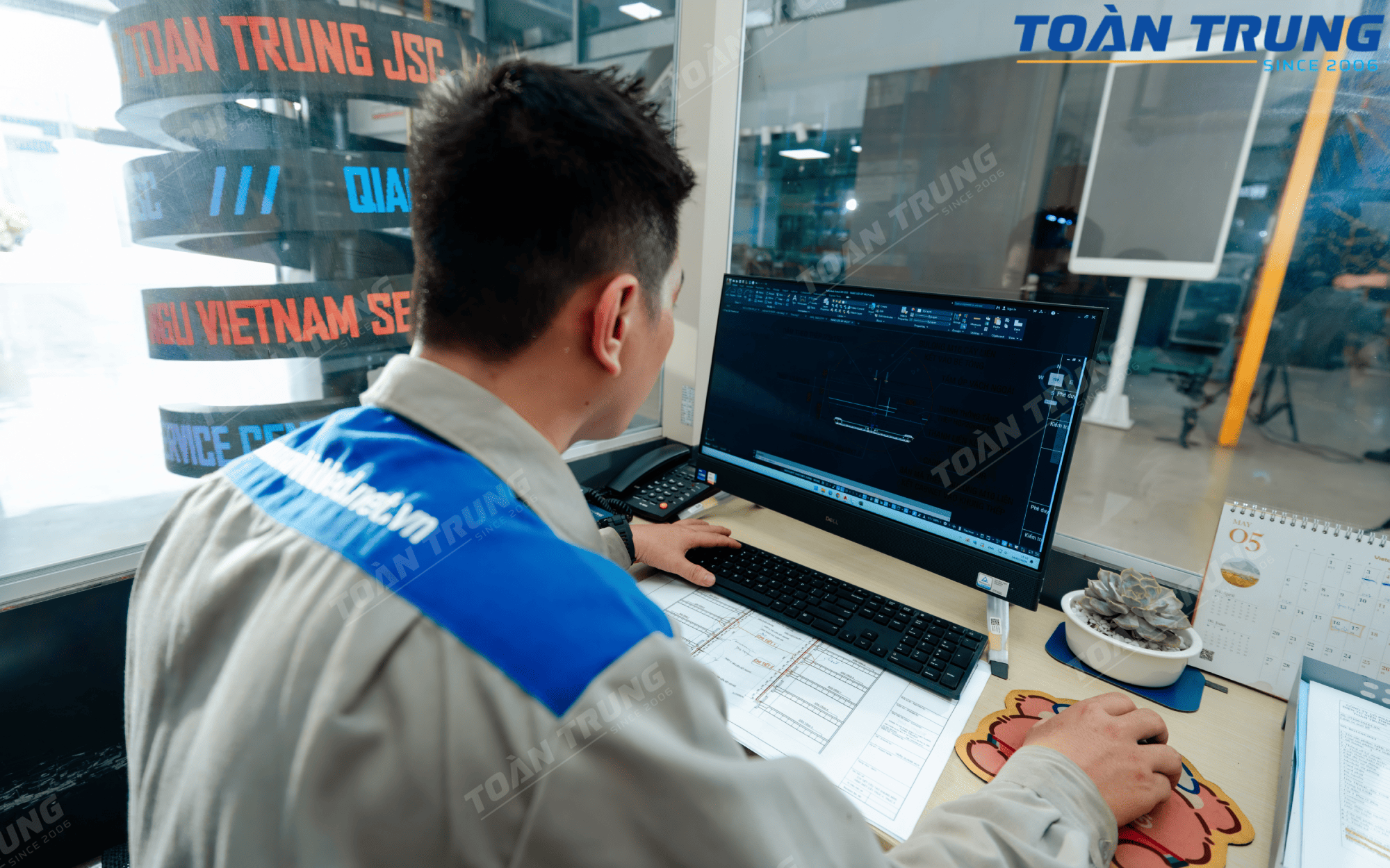 lap-dat-man-hinh-led (1)