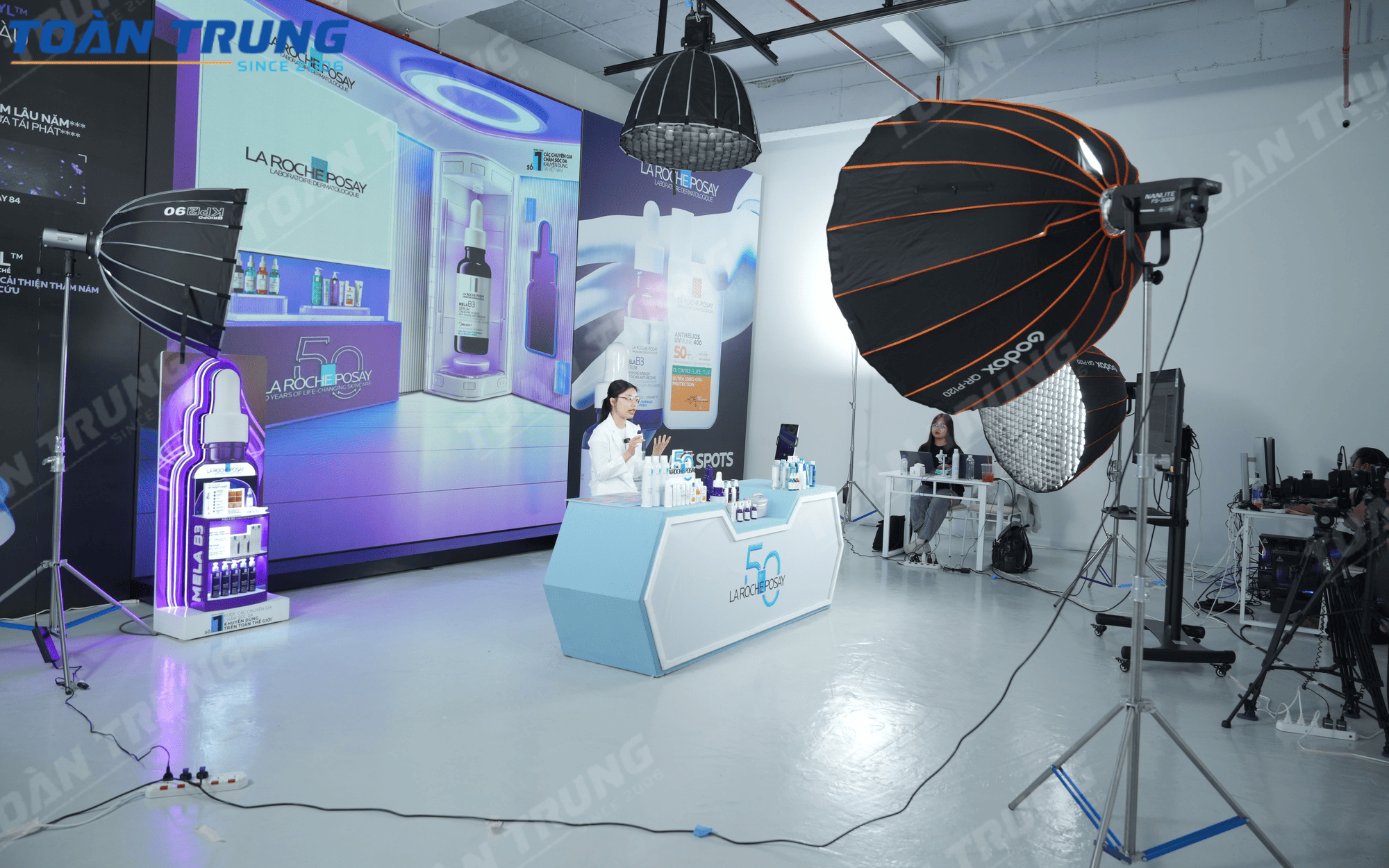 man-hinh-led-trong-nha (1)