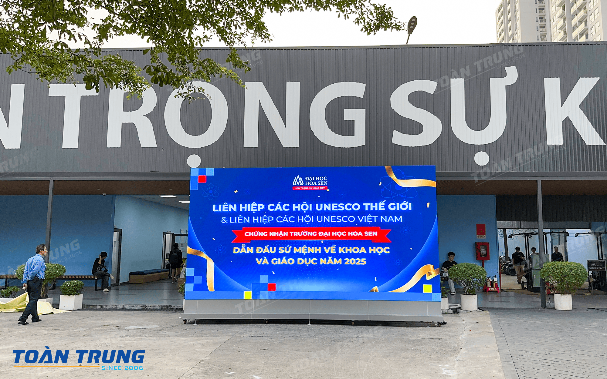 lap-dat-man-hinh-led-outdoor (3)