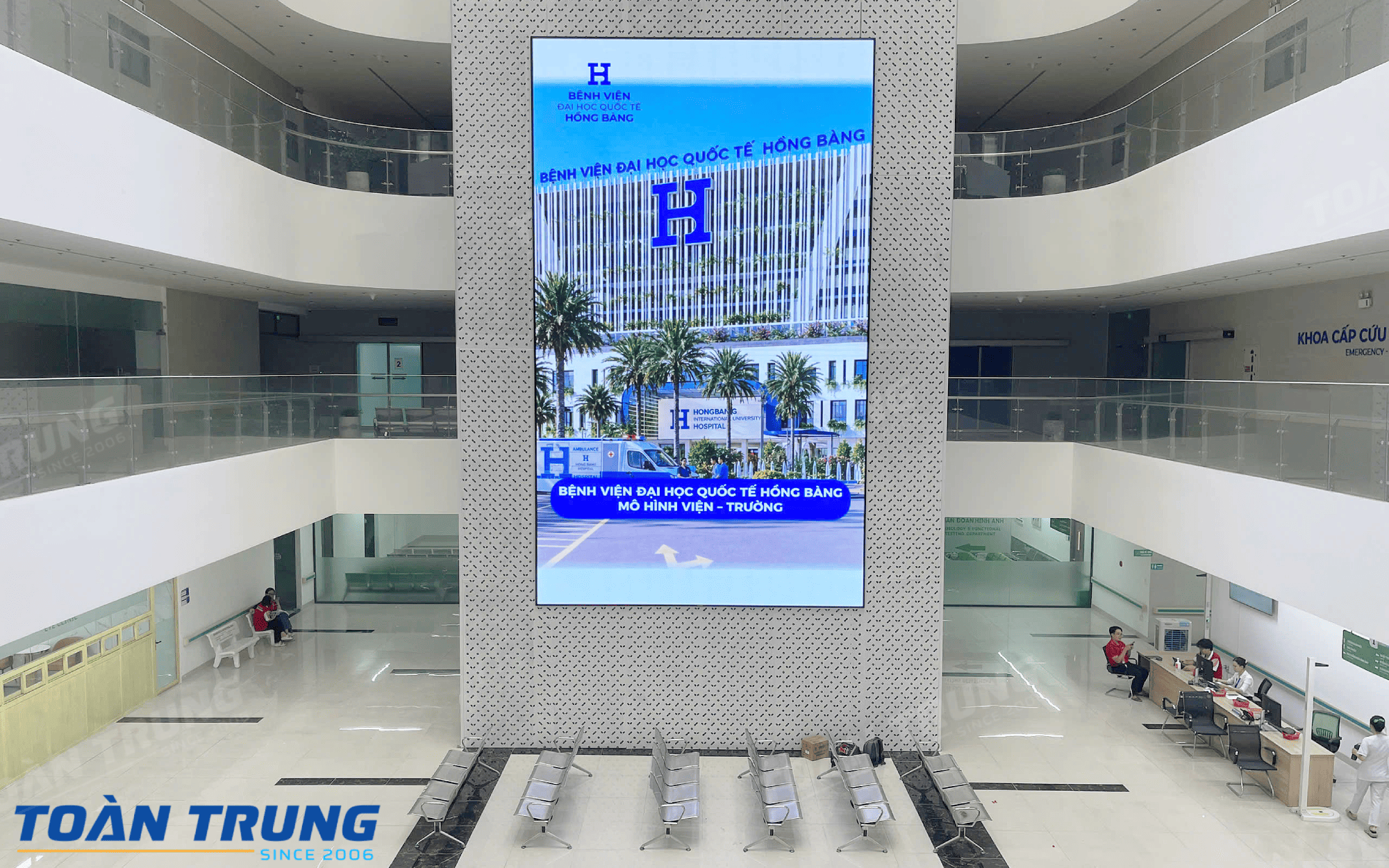 giá màn hình LED trong nhà