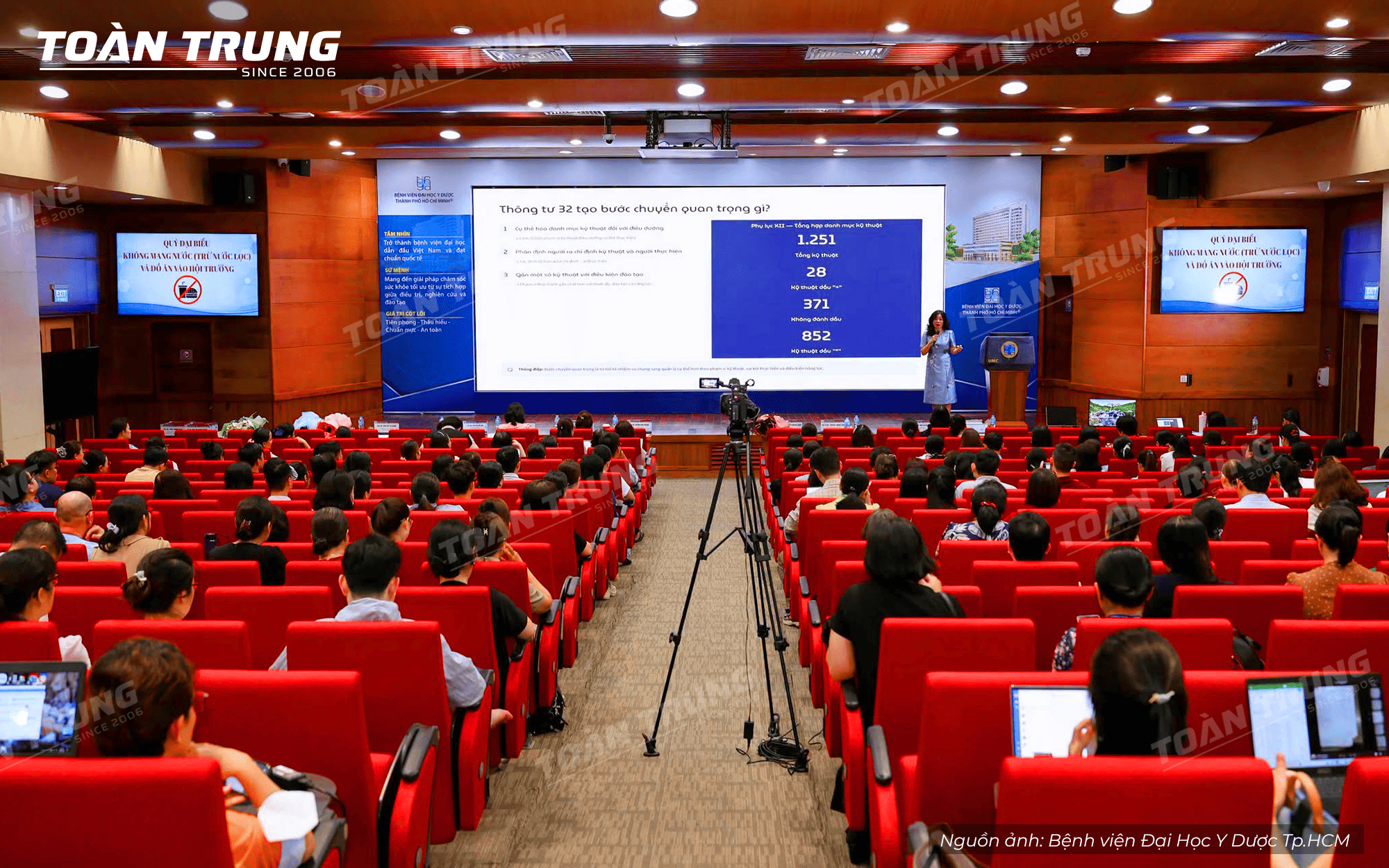 báo giá màn hình LED hội trường